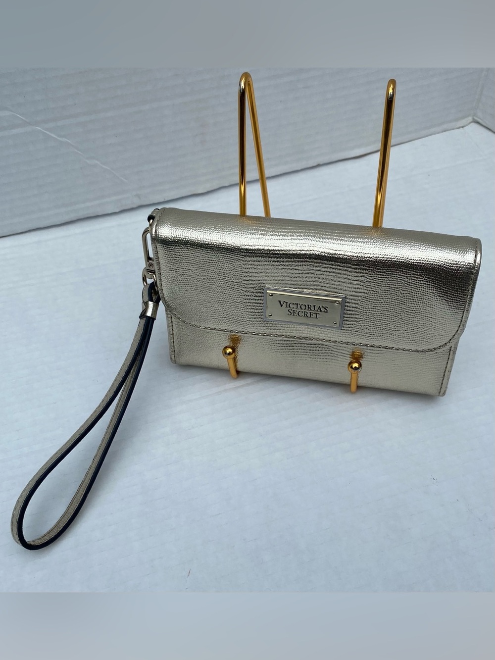 Victoria's Secret Metallic Gold Wristlet Trifold Wallet with Heart Mirror🌟